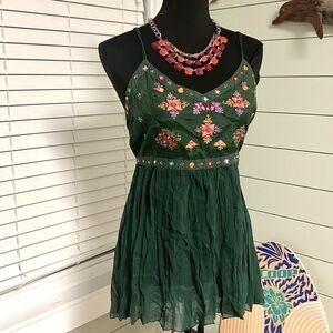 ⭐️NWT,Green Crepe Babydoll Top, Rear Tie, Lightweight,Perfect w,Jeans & Boots, L